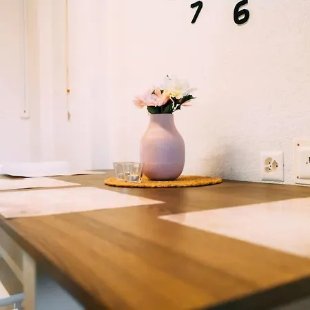 아파트 Cozy In Centre Of 마이링겐