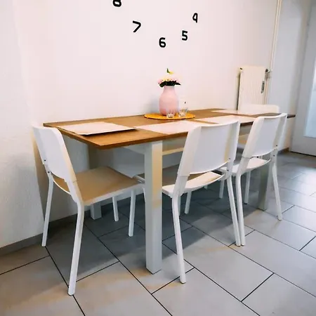 Cozy In Centre Of